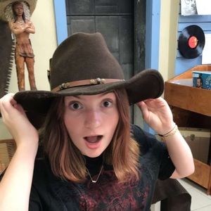 Meet your Posher, Abbie